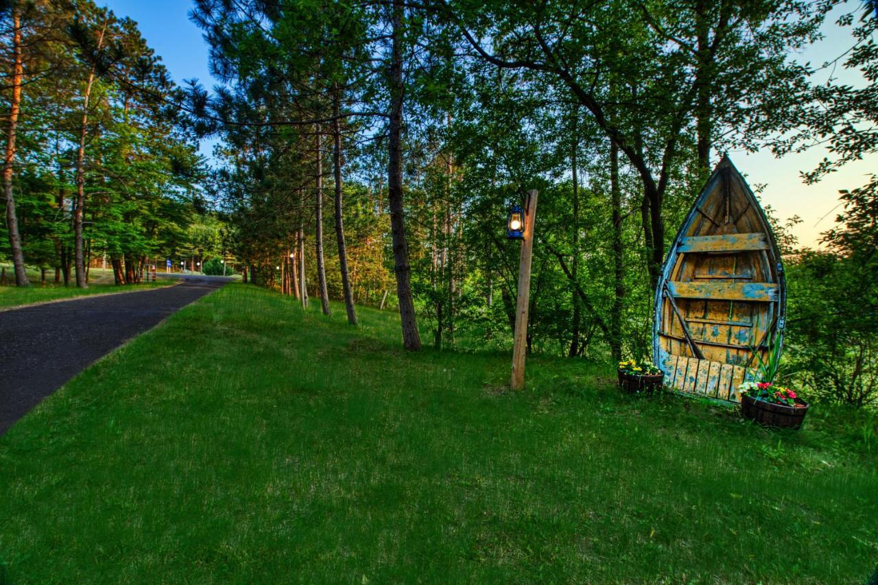 Edgewater Resort Iron Mountain Zewnętrze zdjęcie
